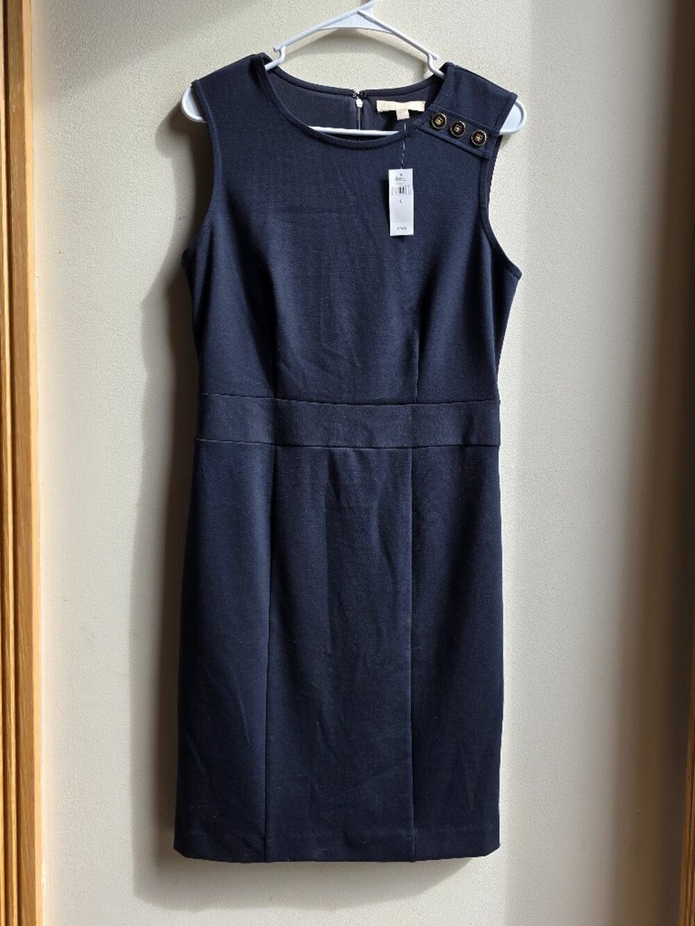 NWT Banana Republic Sleeveless Black Sheath Dress Size 6
